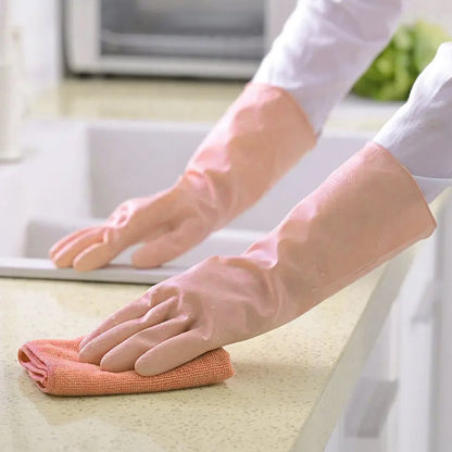 A  MULTIPURPOSE NATURAL GUM RUBBER REUSABLE CLEANING GLOVES