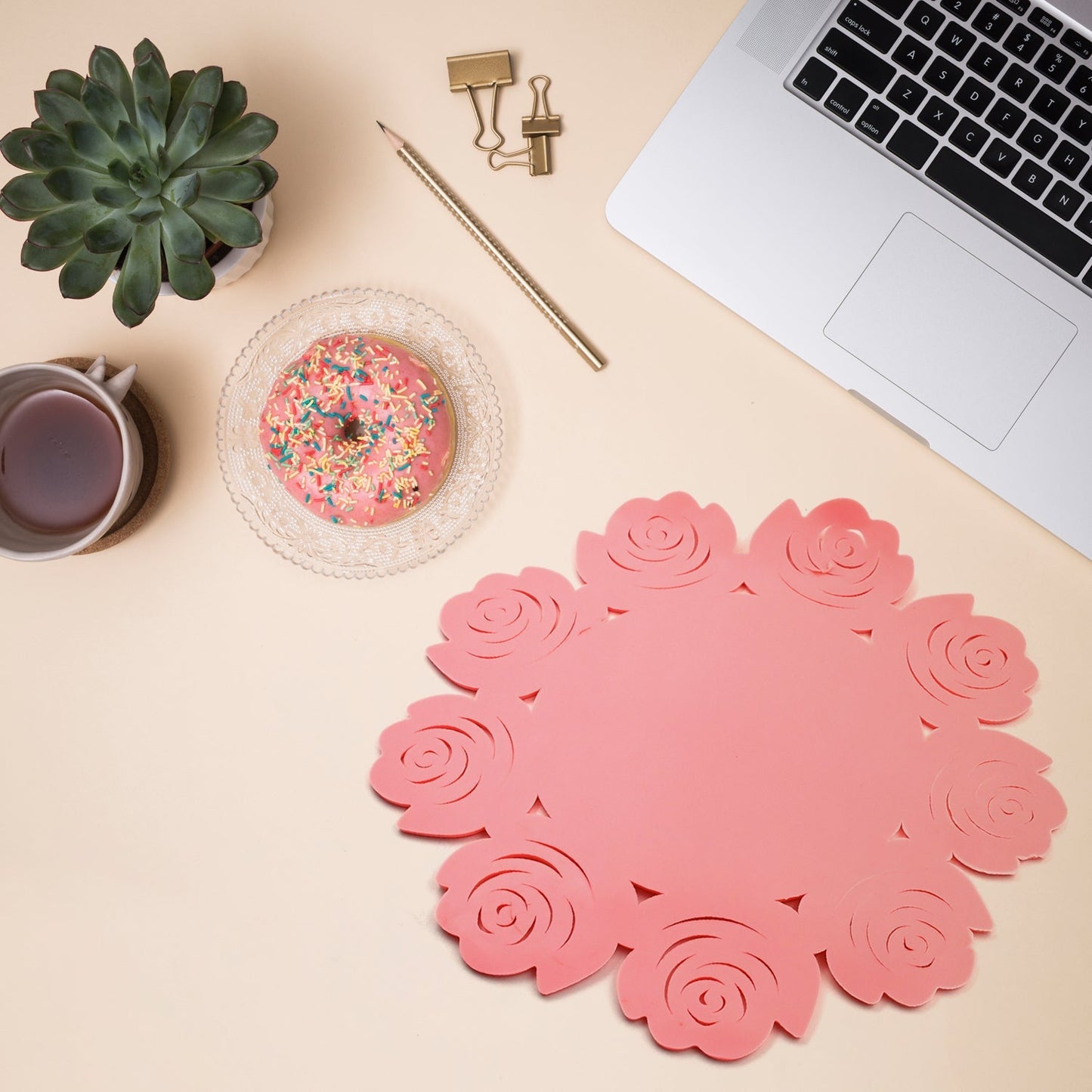 Kitchen Gadget Accessories Plate Cup Mat Rose, Simple Circular Coasters for Kitchen Cafe Restaurant, Placemats for Dining Table, Coasters, Tabletop Protection, Anti-Scald Easy to clean (1 Pc)