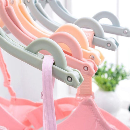 B 10 Pcs Portable Folding Clothes Hanger Creative Travel Easy to Carry Clothes Hanger for Adults and Children