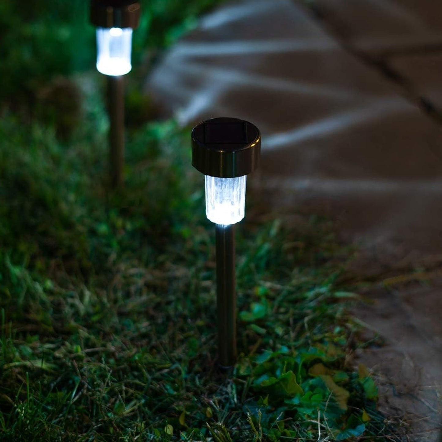 A Solar Panel Led Spike Spot Light Landscape Garden Yard Path Lawn Outdors Solar Lamps, Waterproof Outdoor Decorative Landscape Lights for Garden, Patio, Yard, Walkway (MOQ :- 24)