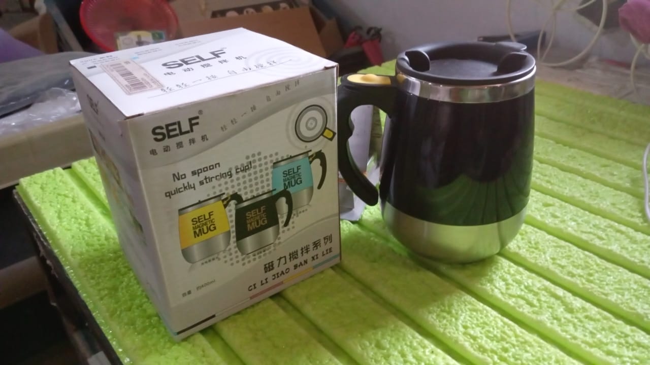 8246 Self Stirring Mug With Lid used in all kinds of household and official places for serving drinks, coffee, any types of beverages etc. (1 Pc / 400 ML)